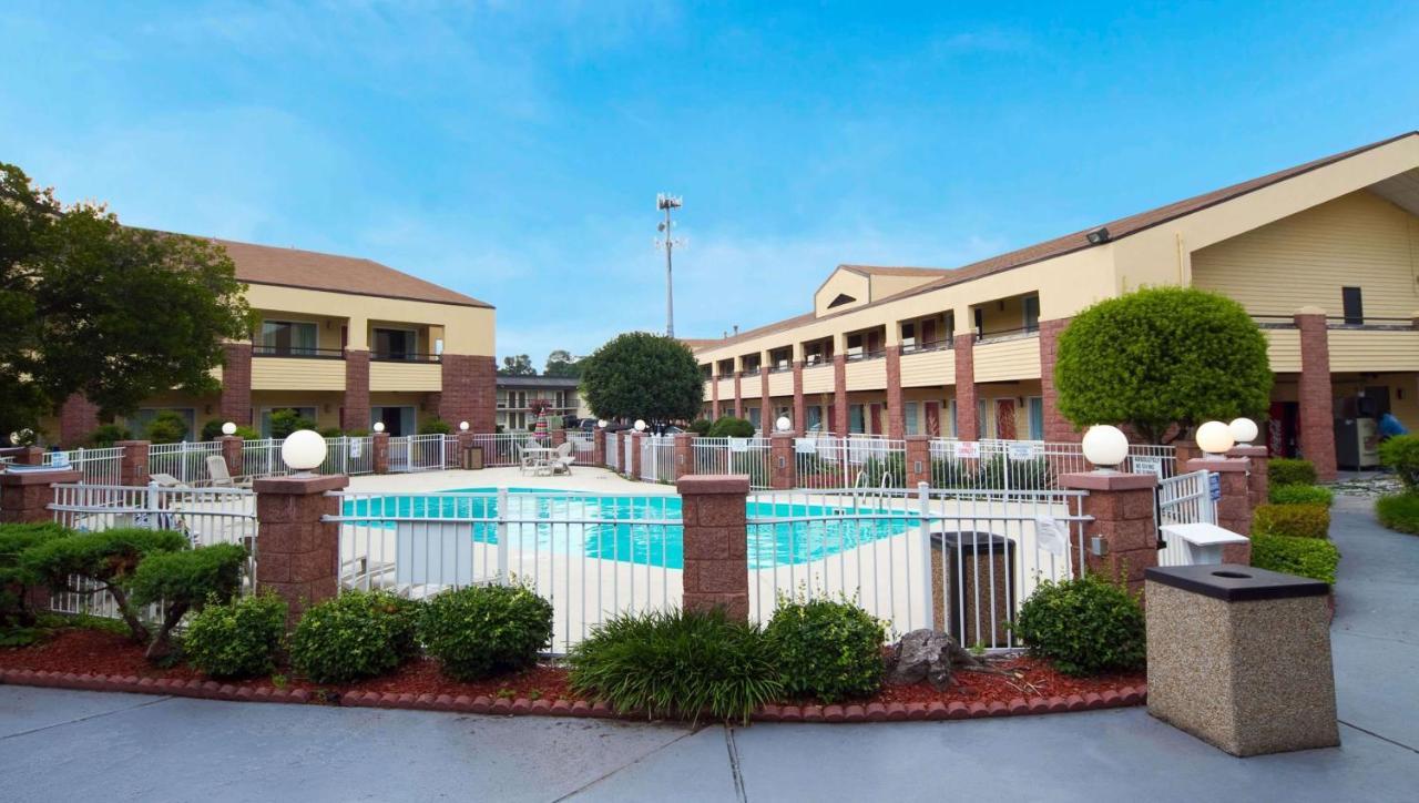 Magnuson Hotel Virginia Beach Exterior foto